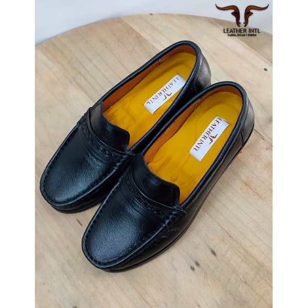Zapatos para dama color negro elegante